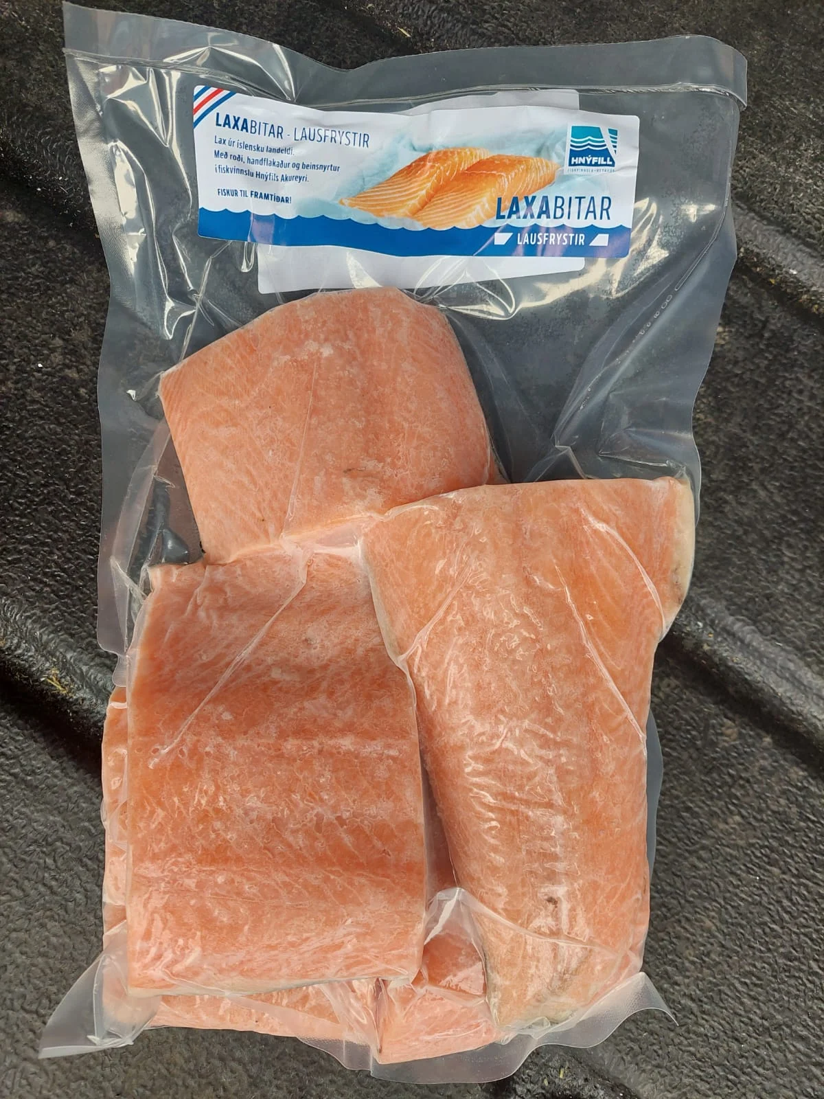 Lausfrystir laxabitar
